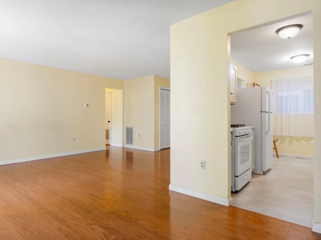 Photo of Unit B at 902 Commons Way