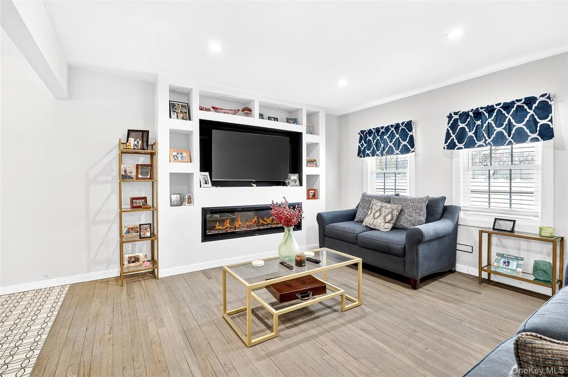 Photo of 53 Hazelton Road