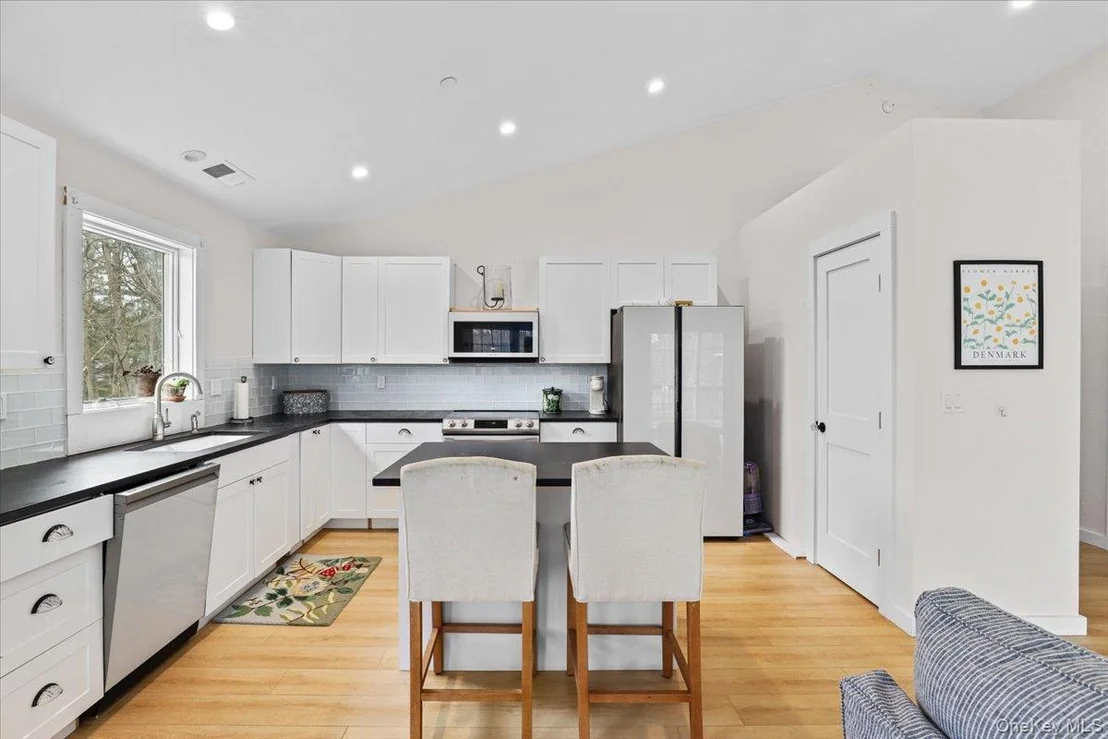 Photo of 6 Annarock Drive
