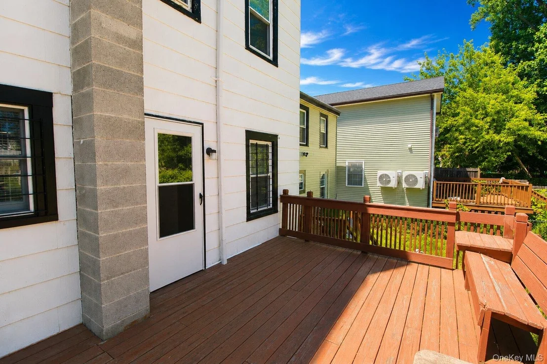 Photo of 32 Hasbrouck Street