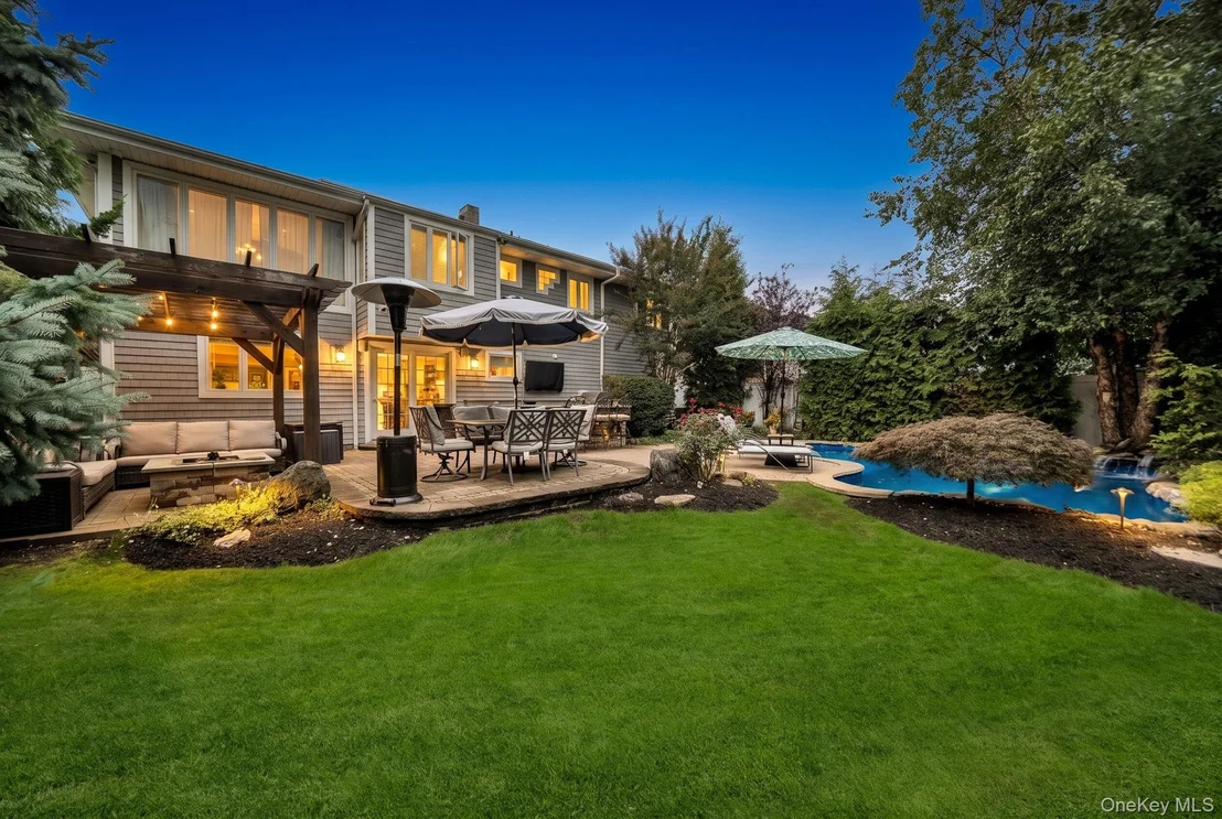 Photo of 2817 Riverside Drive