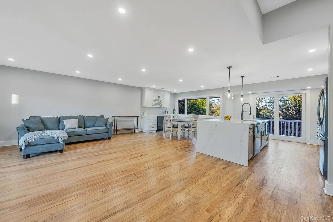 Photo of 64 Hedgerow Lane