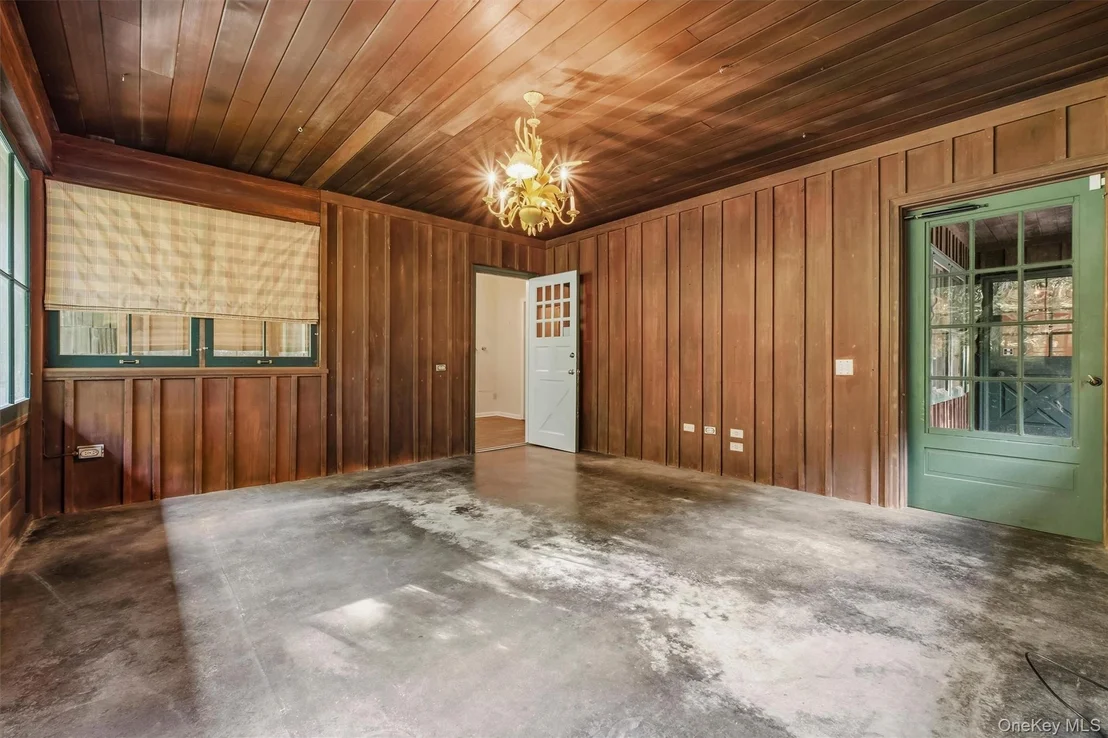Photo of 17 Whitehouse Avenue