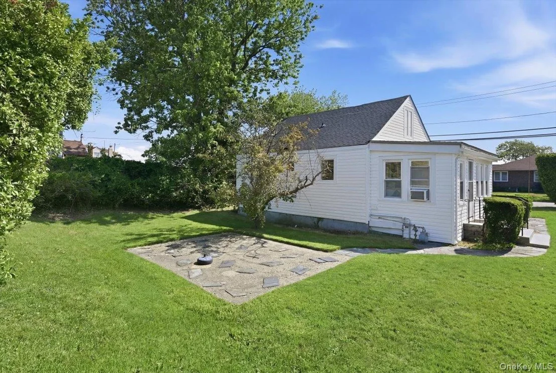 Photo of 310 West Drive