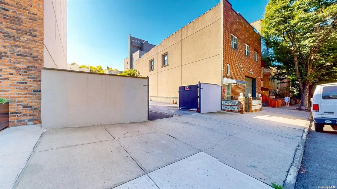 Photo of 38 Devoe Street