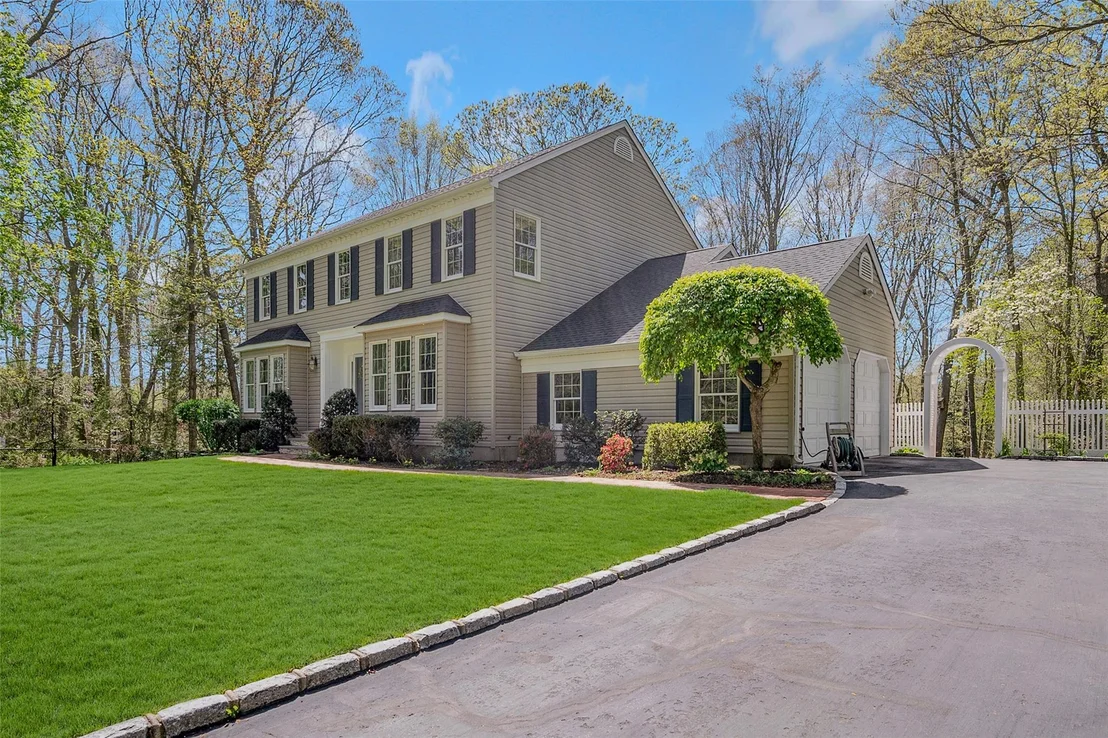 Photo of 19 Emerald Lane