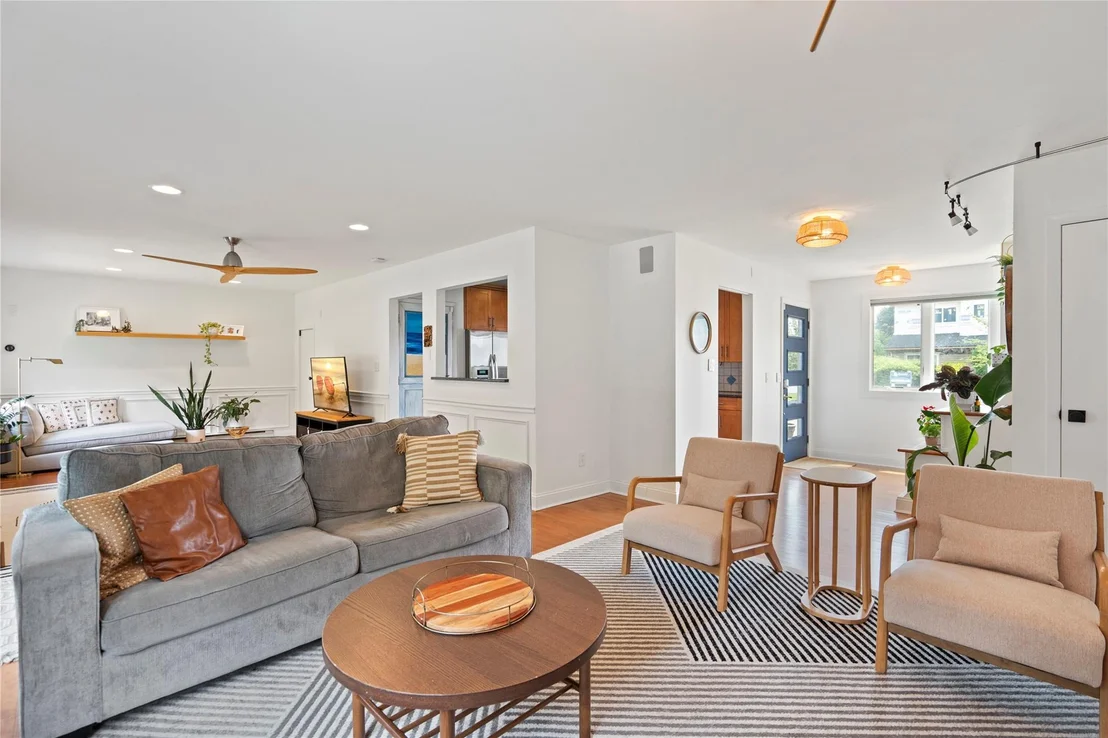 Photo of 10 Lillian Lane