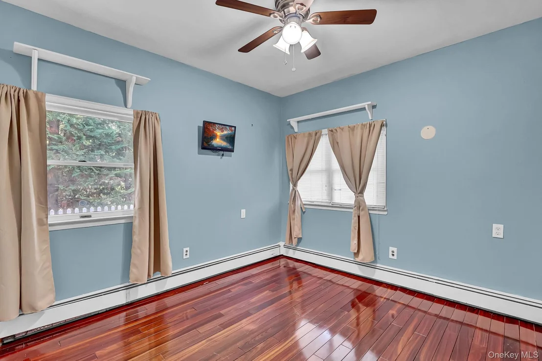 Photo of 948 Simon Place