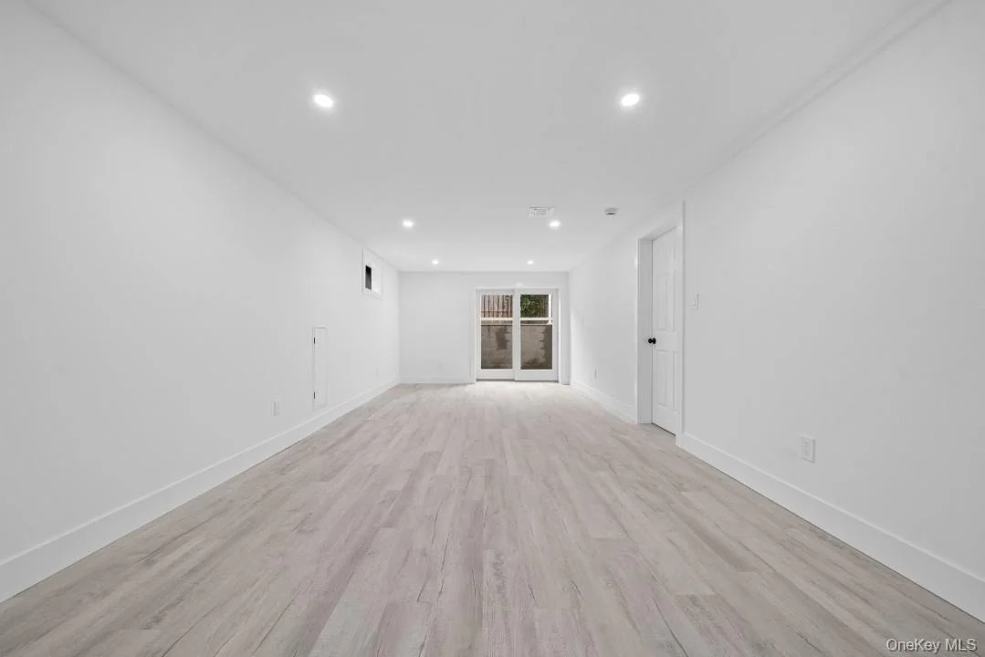 Photo of 72 Oak Avenue