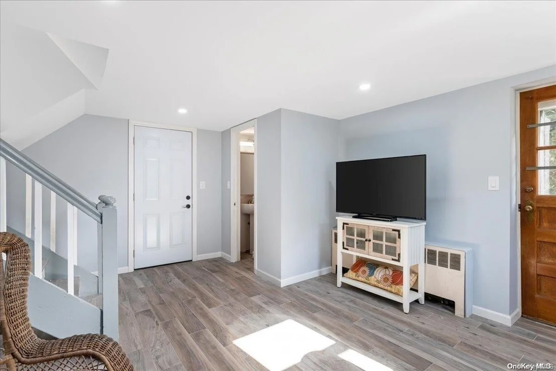Photo of 35 Parkview Circle S