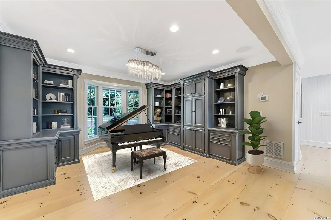 Photo of 300 Maple Street