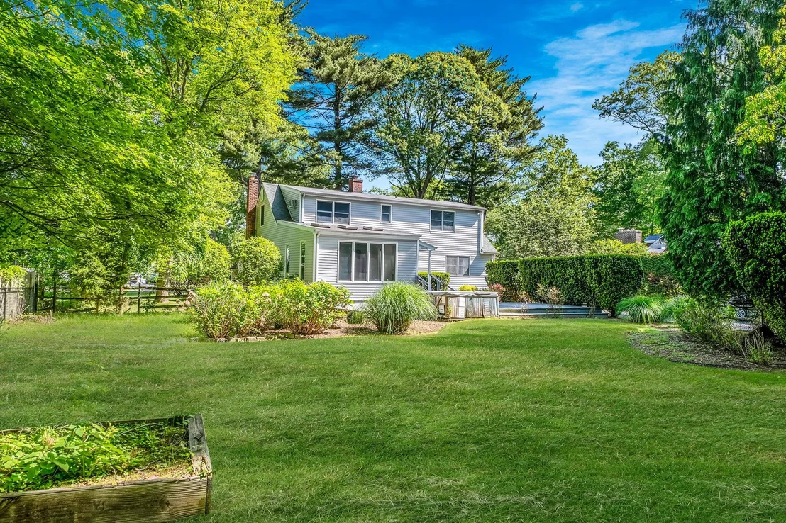 Photo of 10 Clearbrook Drive