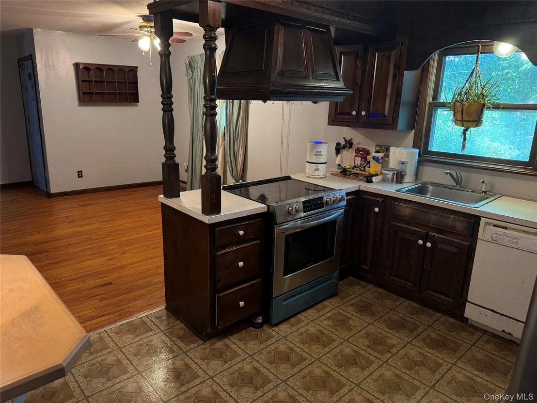 Photo of 11 Beekman Drive