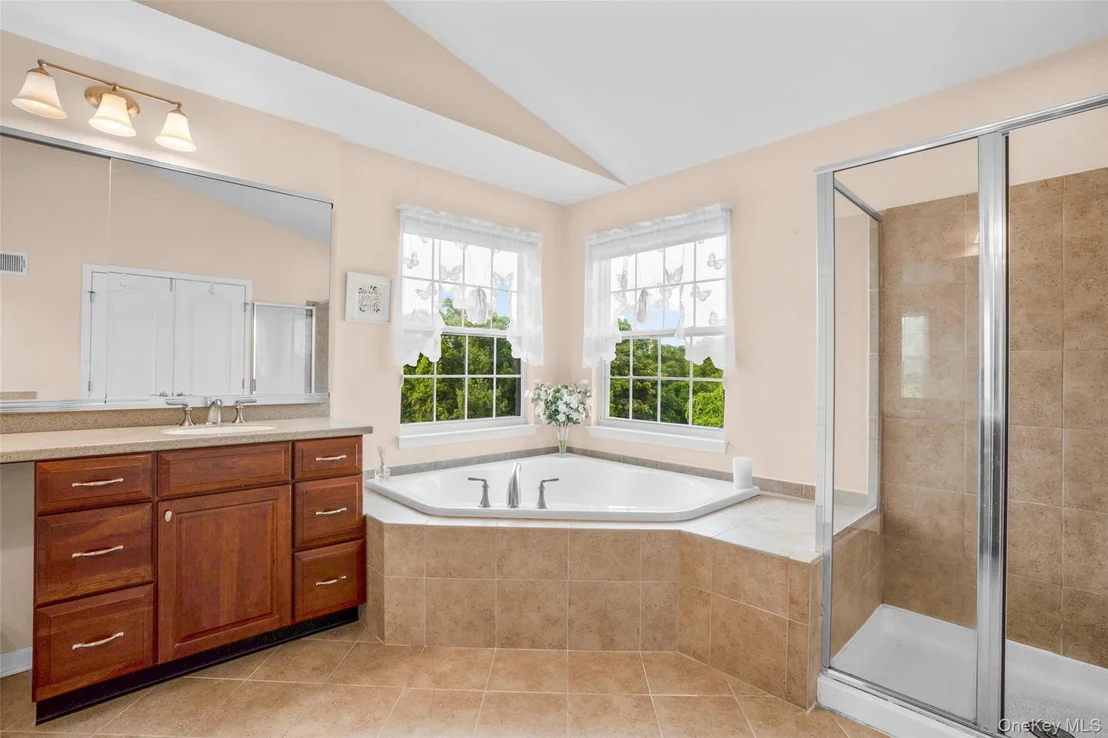 Photo of 653 Creekside Lane