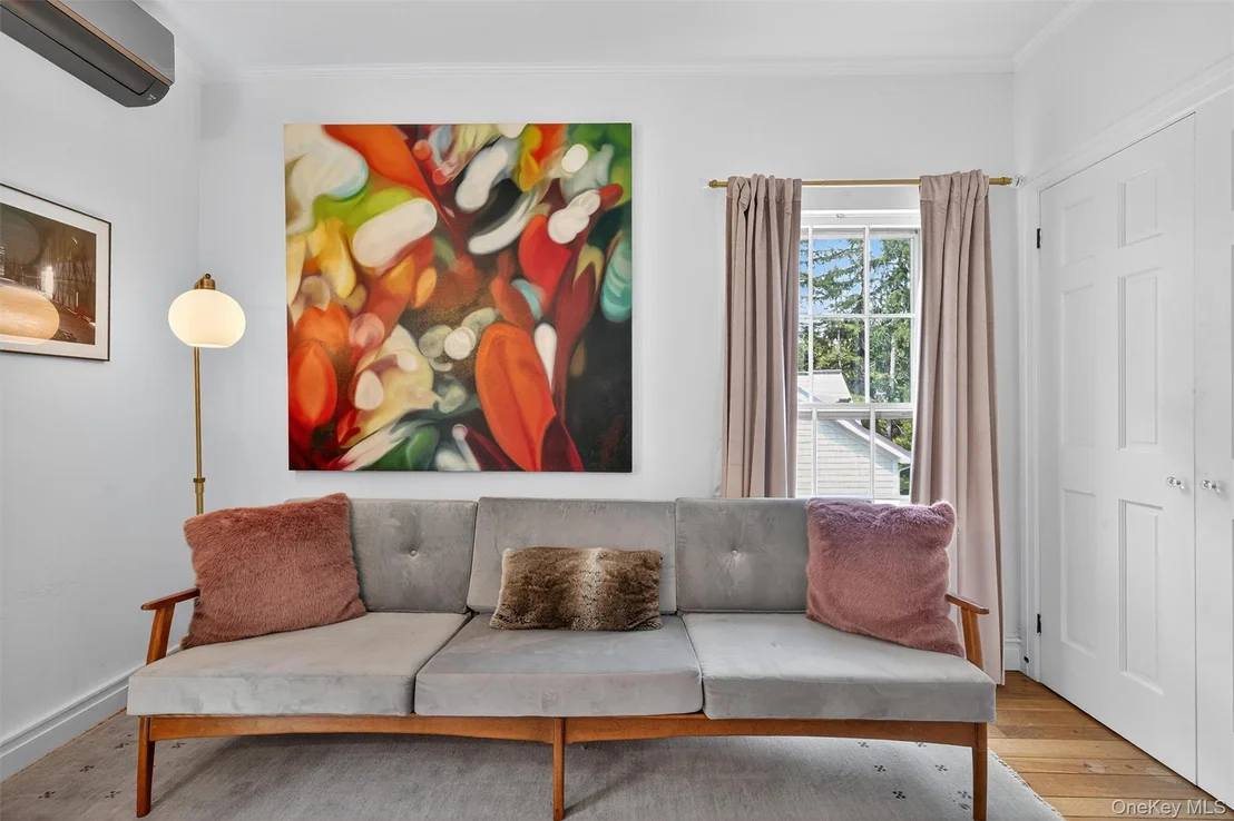Photo of 1657 River Road