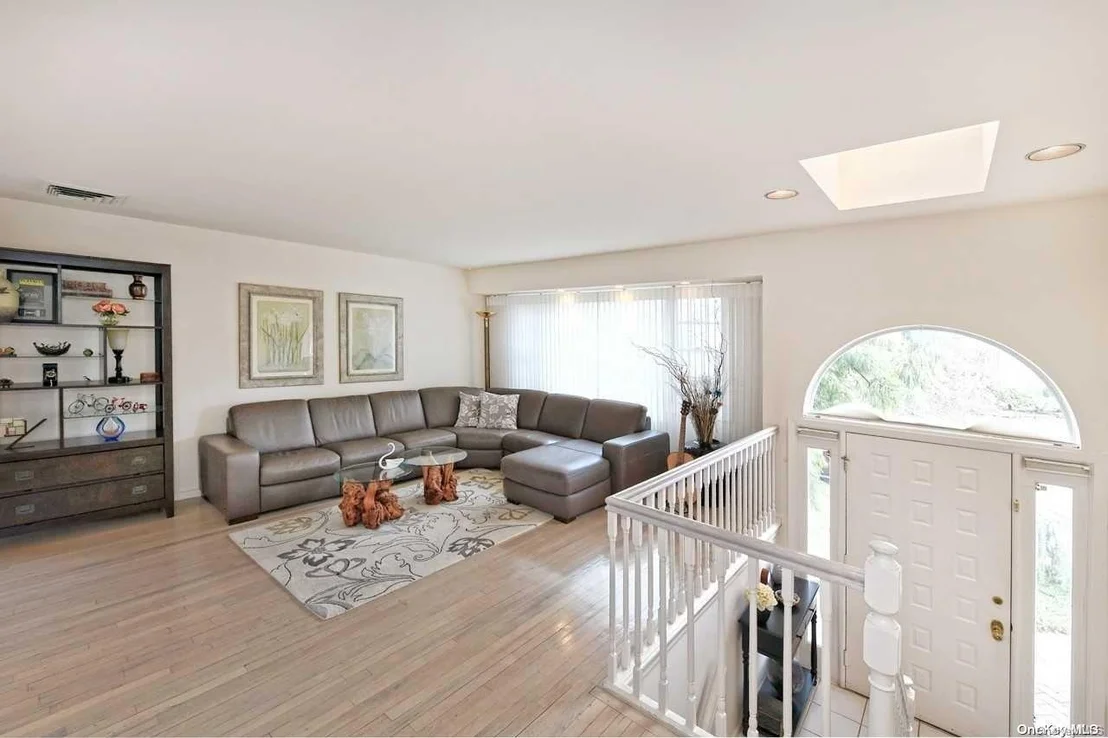 Photo of 2864 Shore Drive