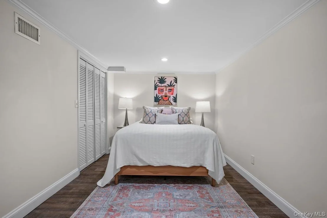 Photo of 64 Bradford Avenue