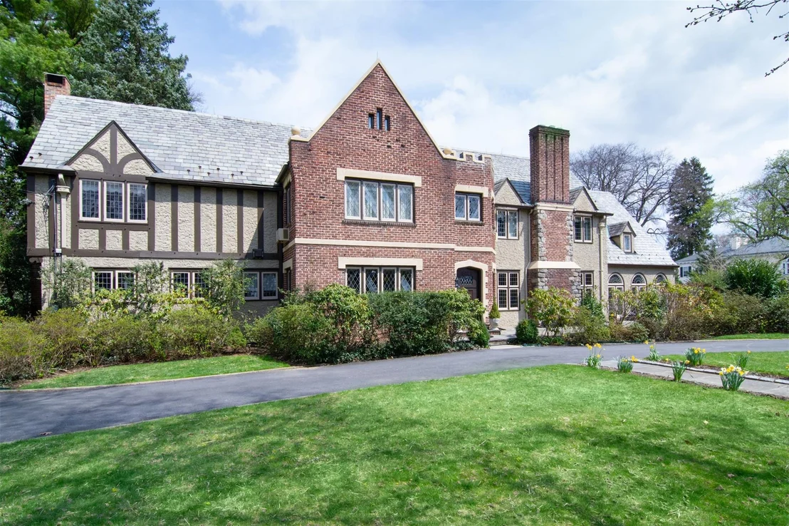 Photo of 1028 Esplanade