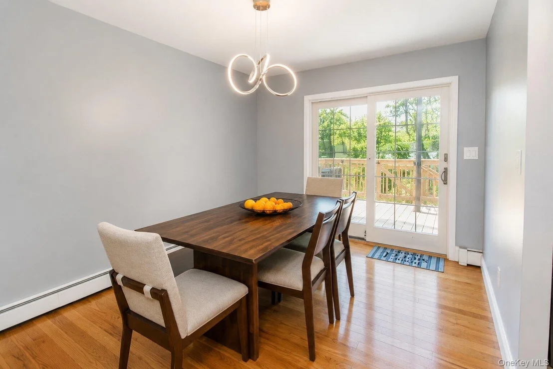 Photo of 15 Colonial Avenue
