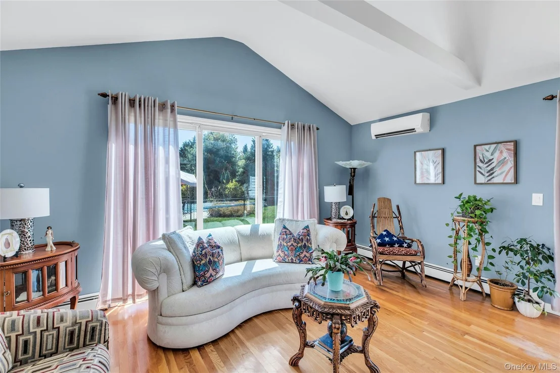 Photo of 183 Division Avenue