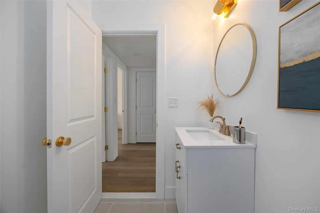 Photo of Unit C at 164 Rinaldi Boulevard