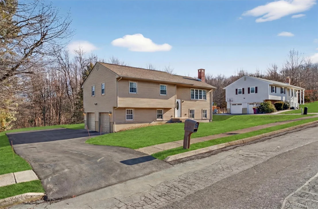 Photo of 11 Hilltop Lane