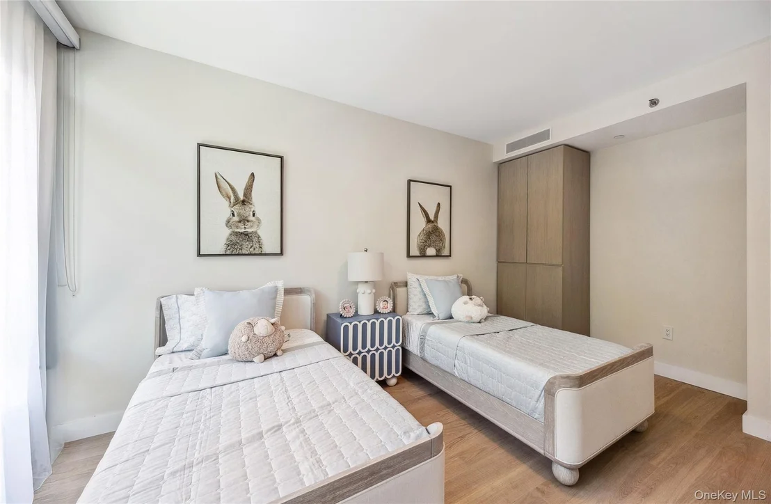 Photo of Unit 708 at 38-20 Parsons Boulevard