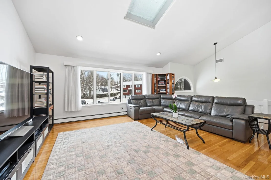 Photo of 10 Pine Brook Road