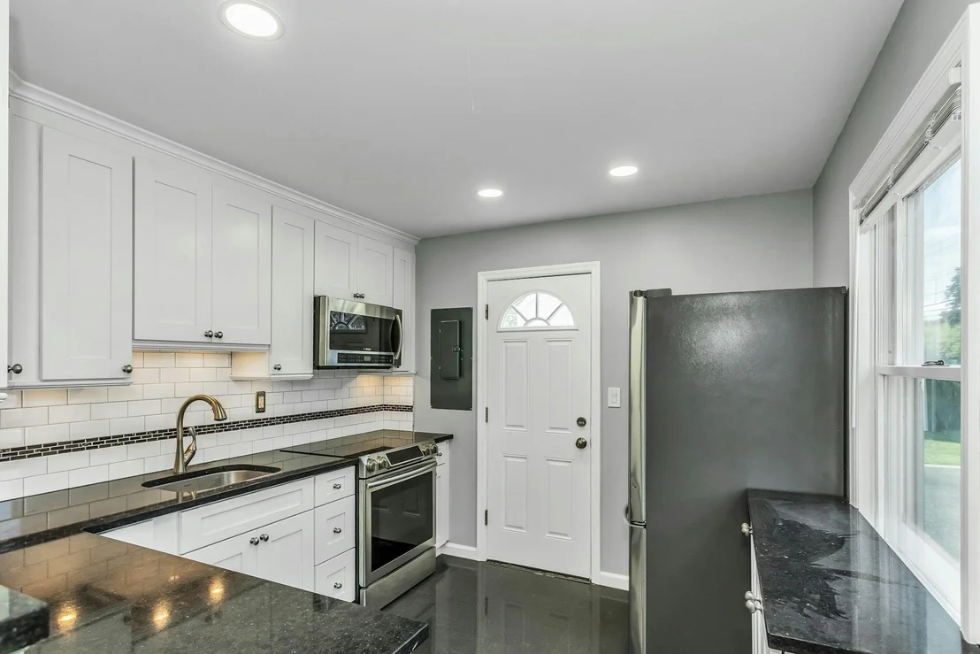 Photo of 444 Gardiners Avenue