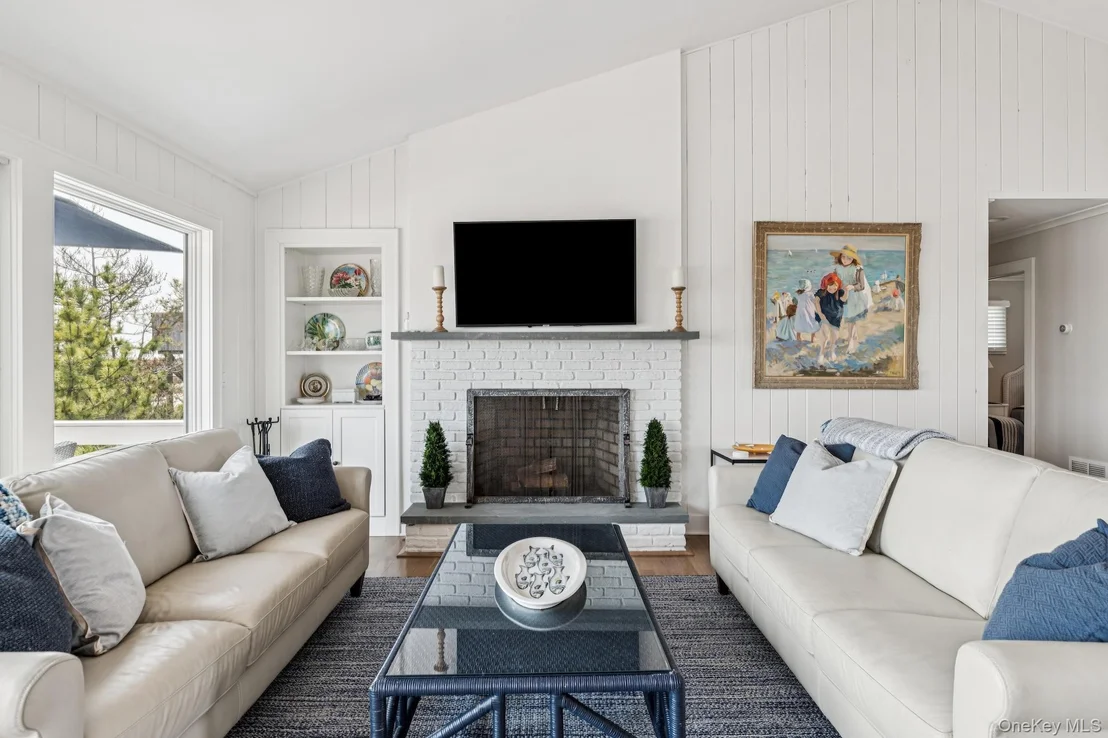 Photo of 355 Dune Rd