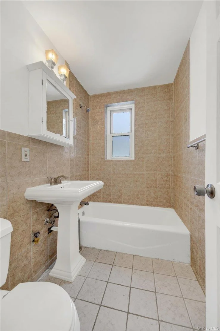 Photo of Unit 3C at 811 Bronx River Road