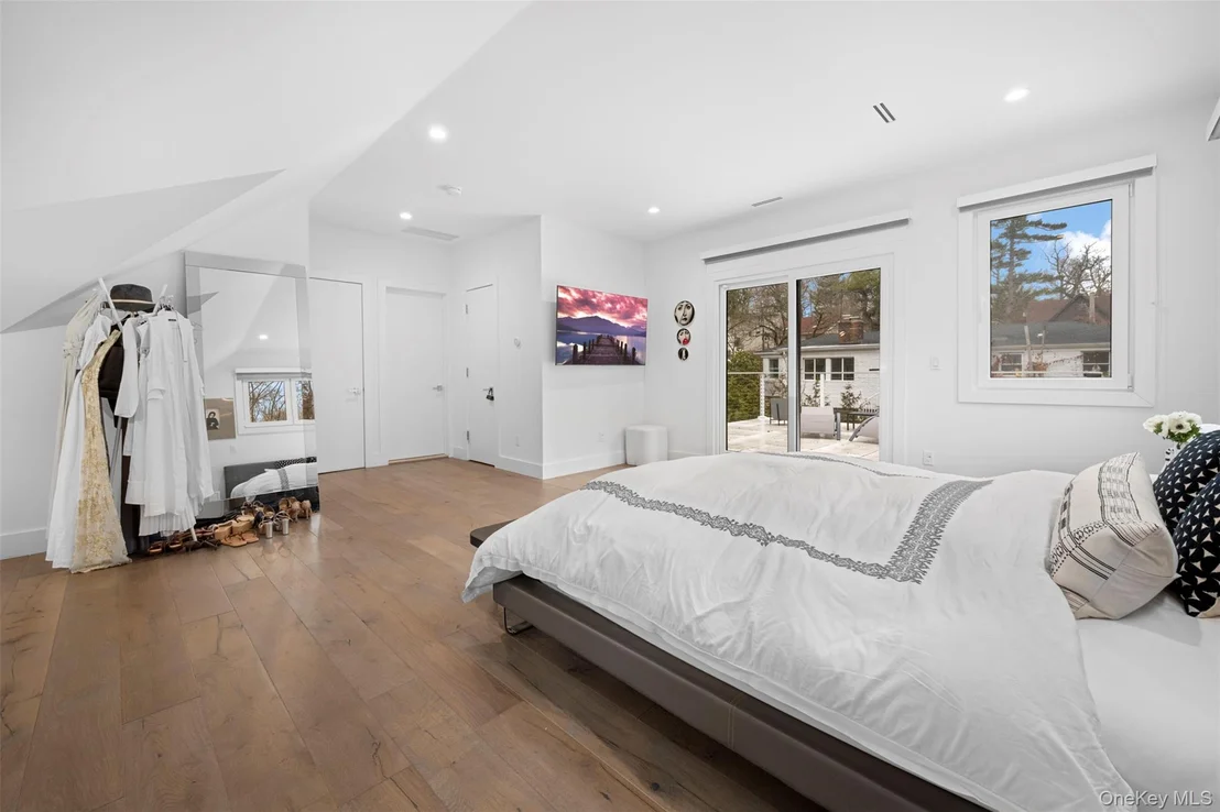 Photo of 2 Hewlett Place