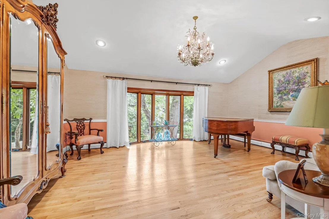 Photo of 740 Kearny Drive