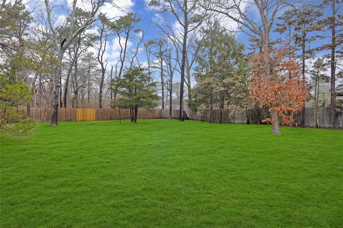 Photo of 40 Maple Avenue