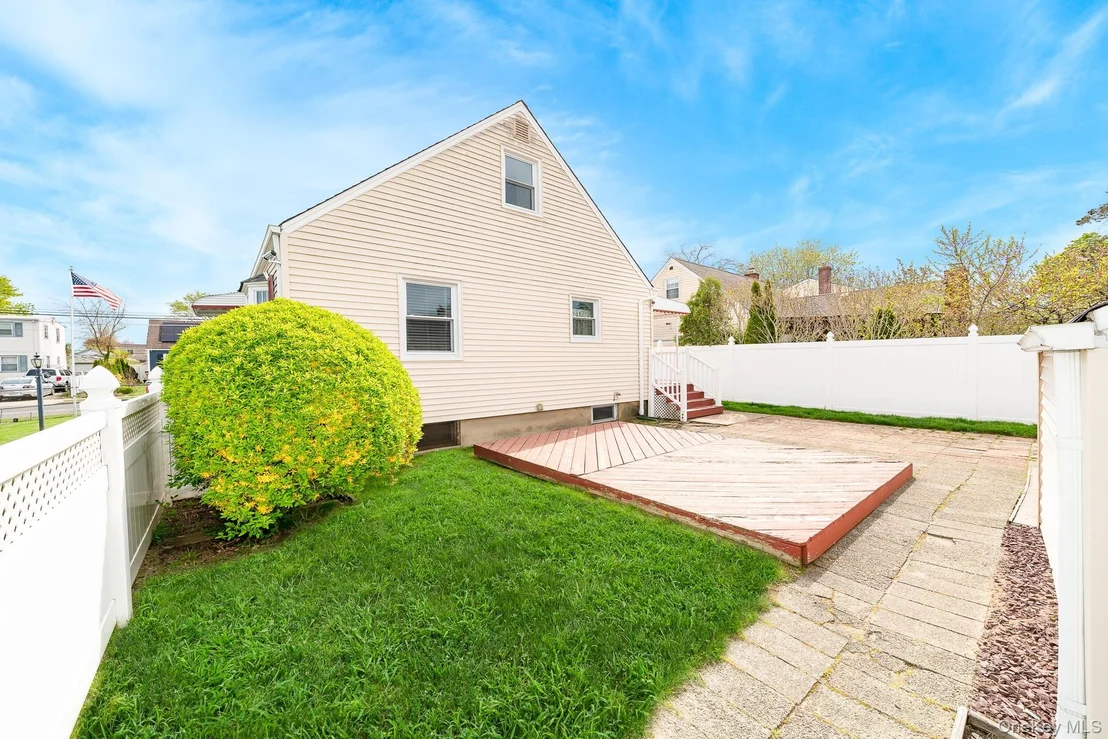 Photo of 1 Robert Avenue