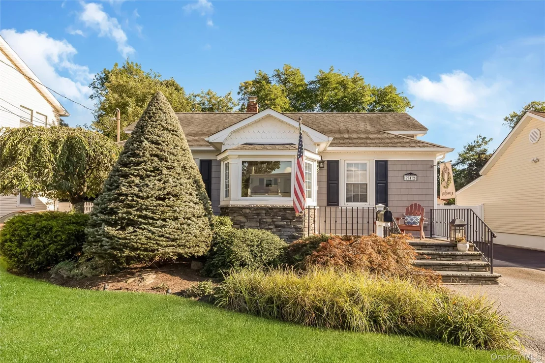 Photo of 242 Islip Boulevard