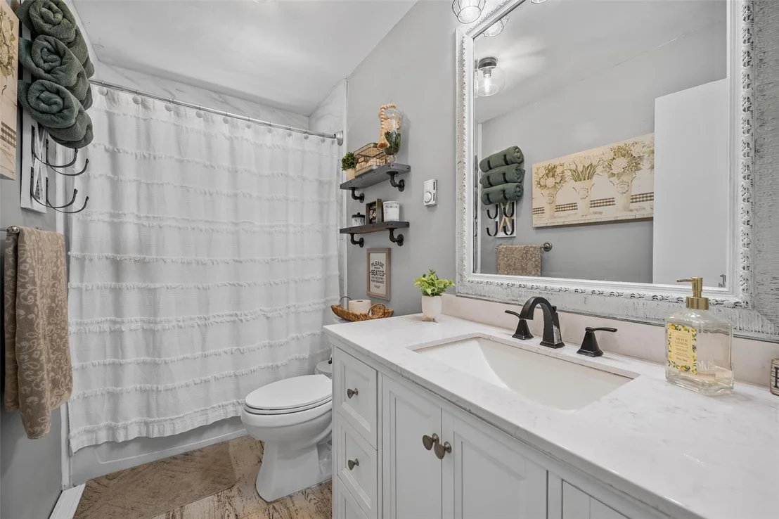 Photo of 307 Oak Lane