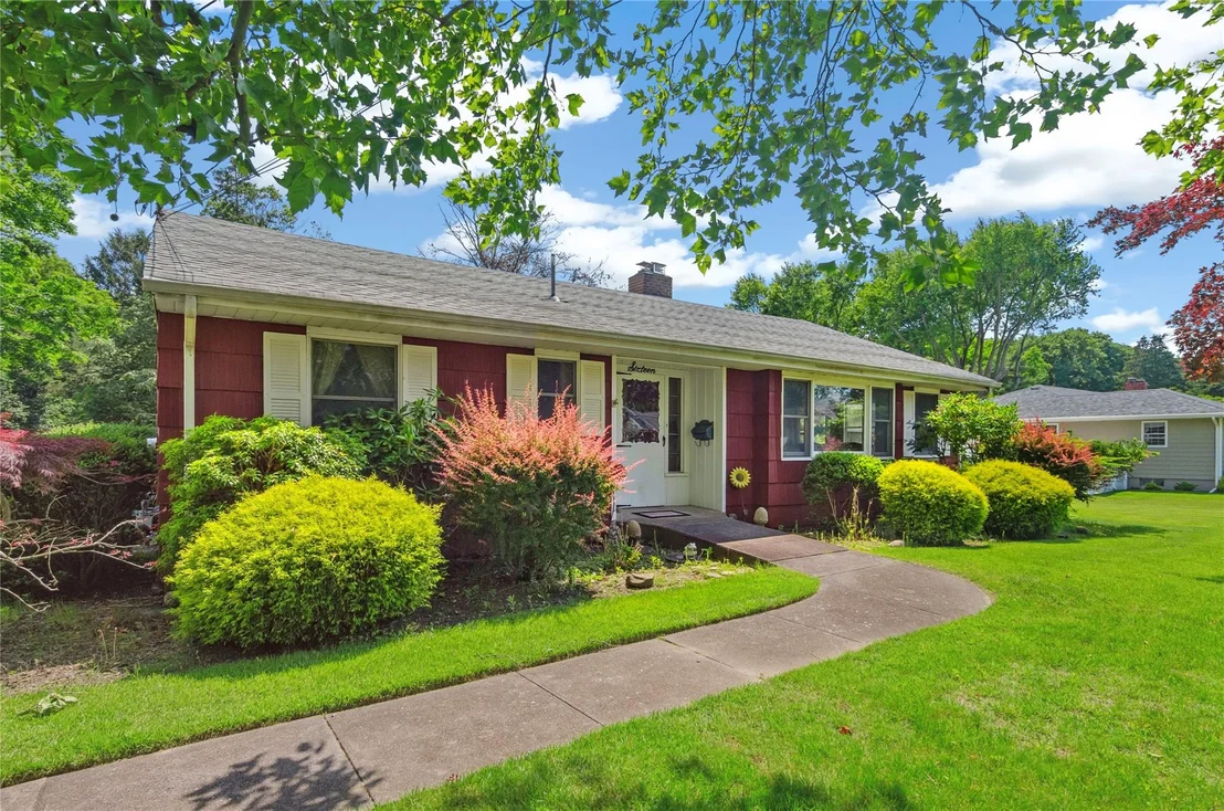 Photo of 16 Colonial Drive