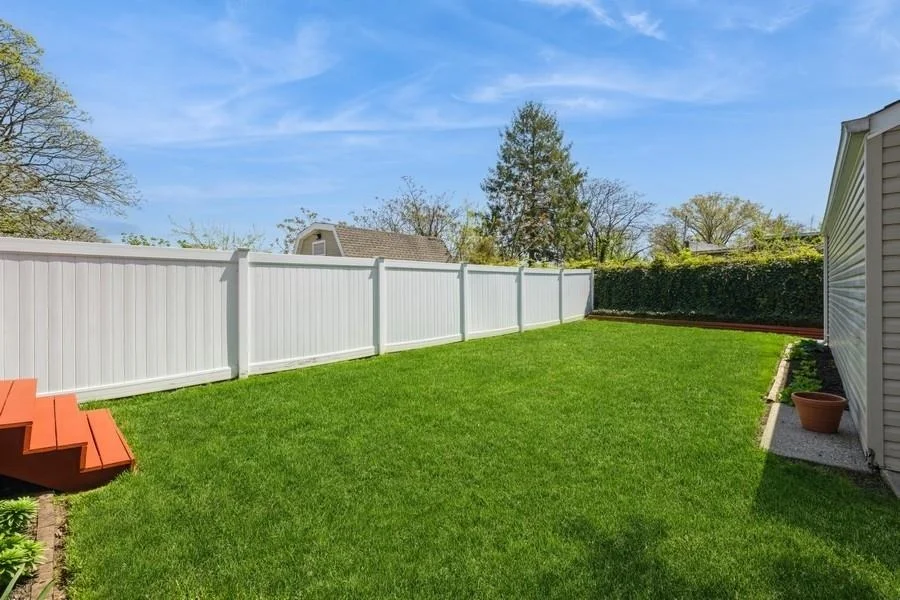 Photo of 1050 Lakeside Place