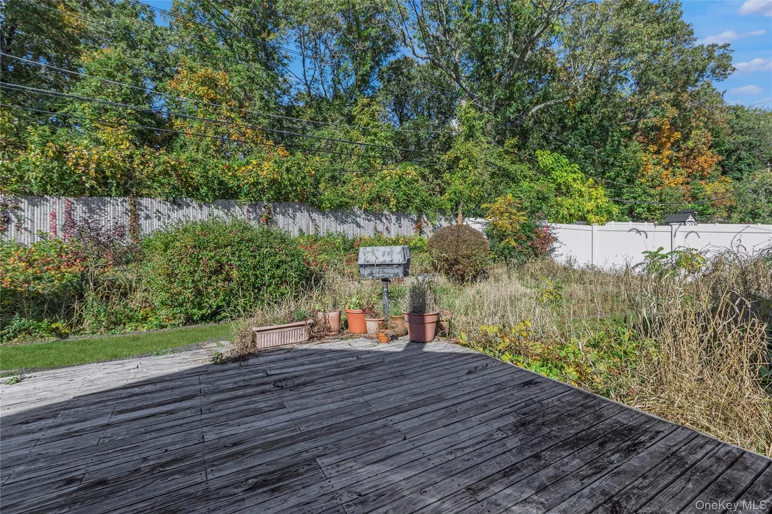 Photo of 6 Roxbury Drive