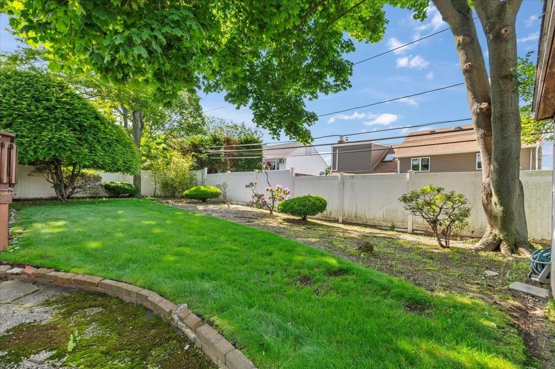 Photo of 11 Halcourt Drive