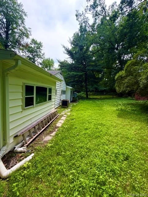 Photo of 5093 Route 9W