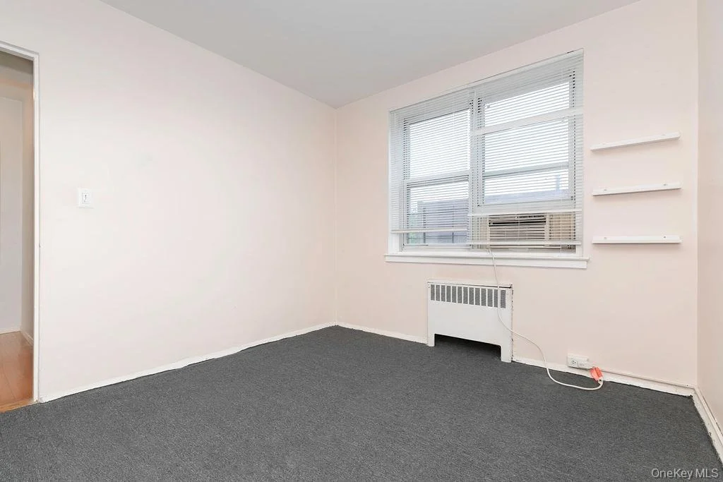 Photo of Unit 6G at 765 Bronx River Rd