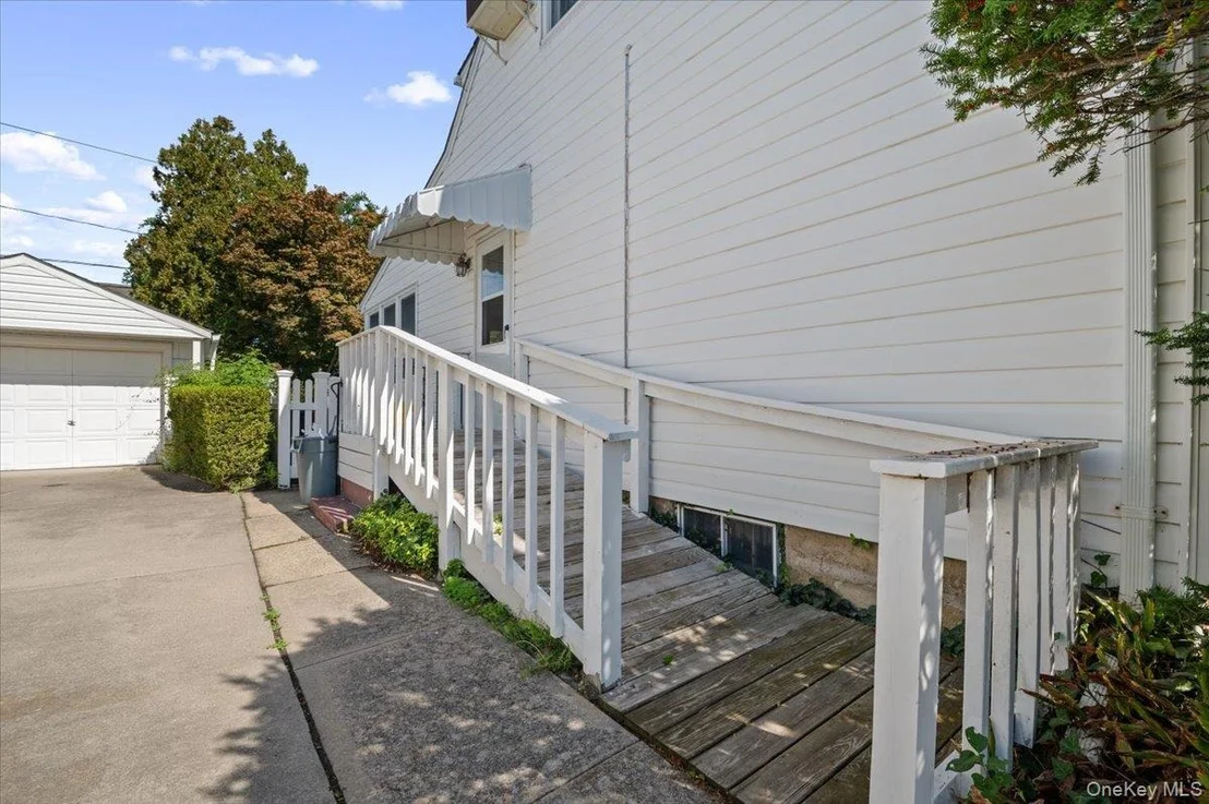 Photo of 34 Audrey Avenue