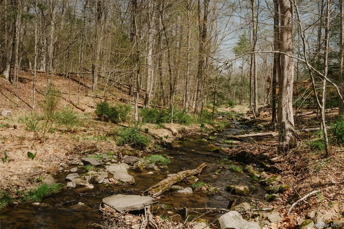 Photo of 332 Mohonk Road