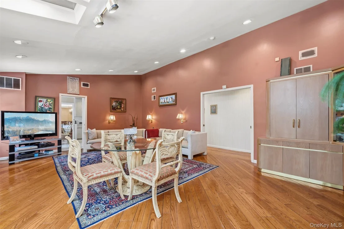 Photo of 8 Pine Drive