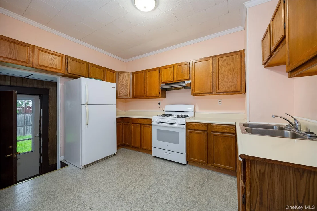 Photo of 42 Oak Street