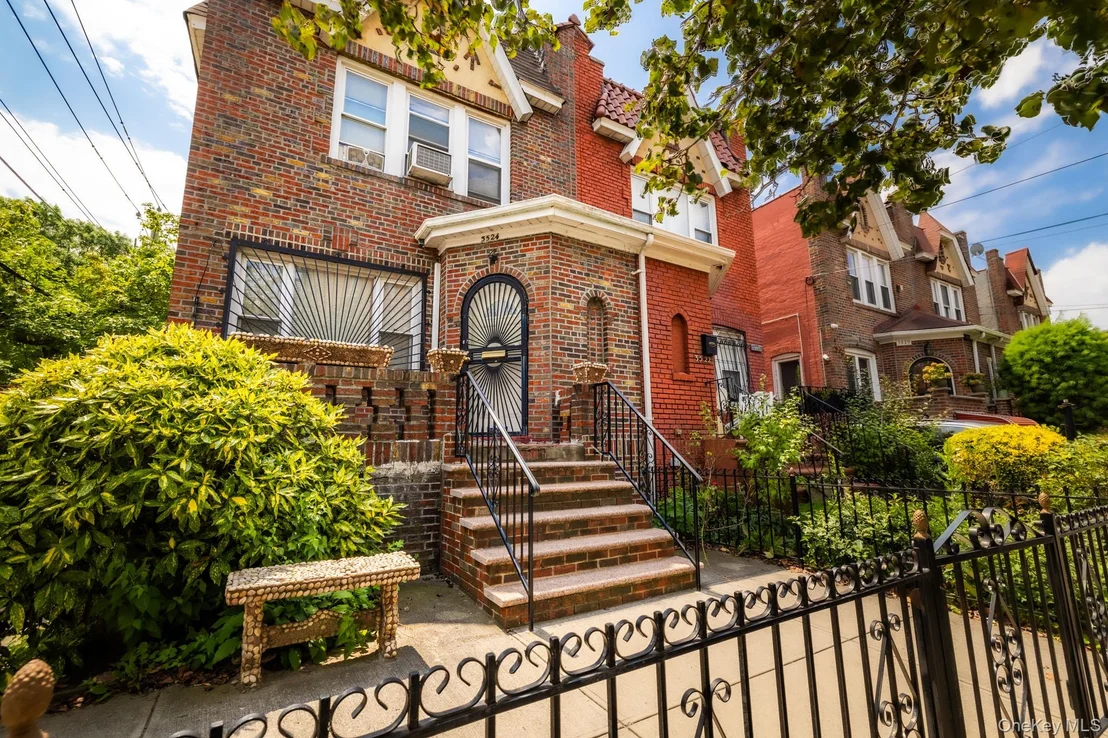 Photo of 3524 Aveune M