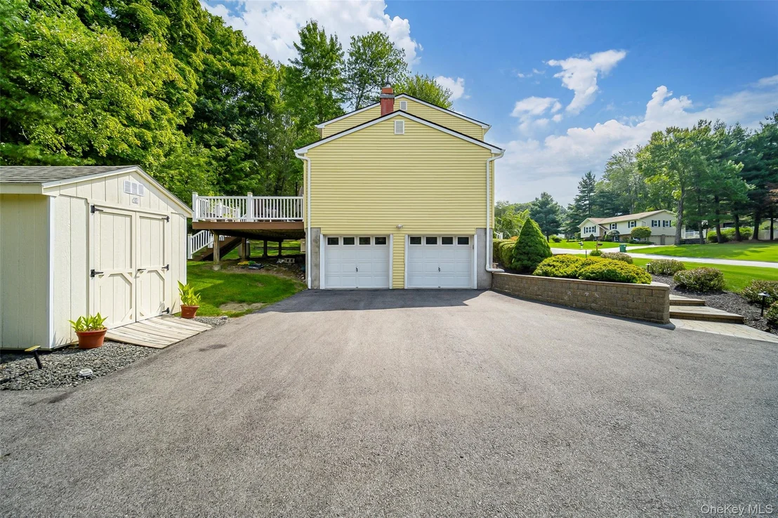 Photo of 1 Tanglewood Lane