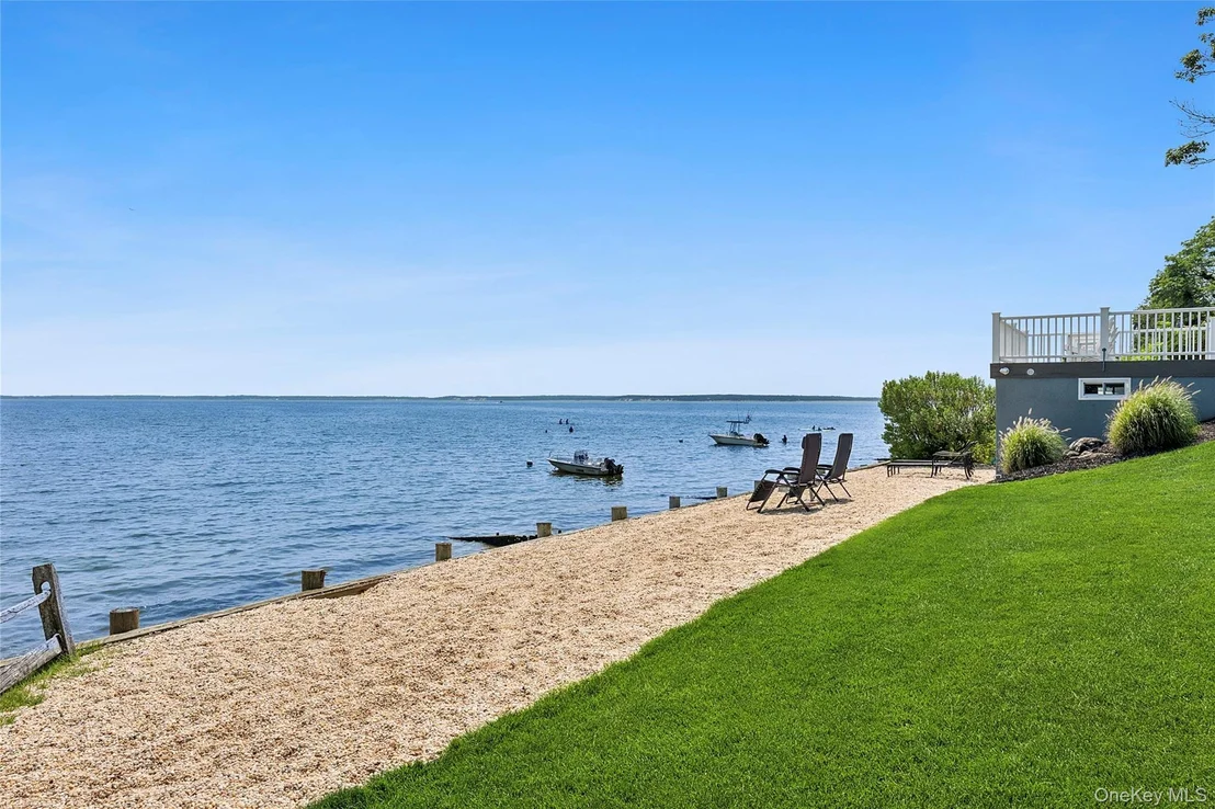 Photo of 5218 Peconic Bay Boulevard